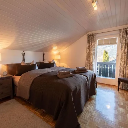 アパート Bergzeit